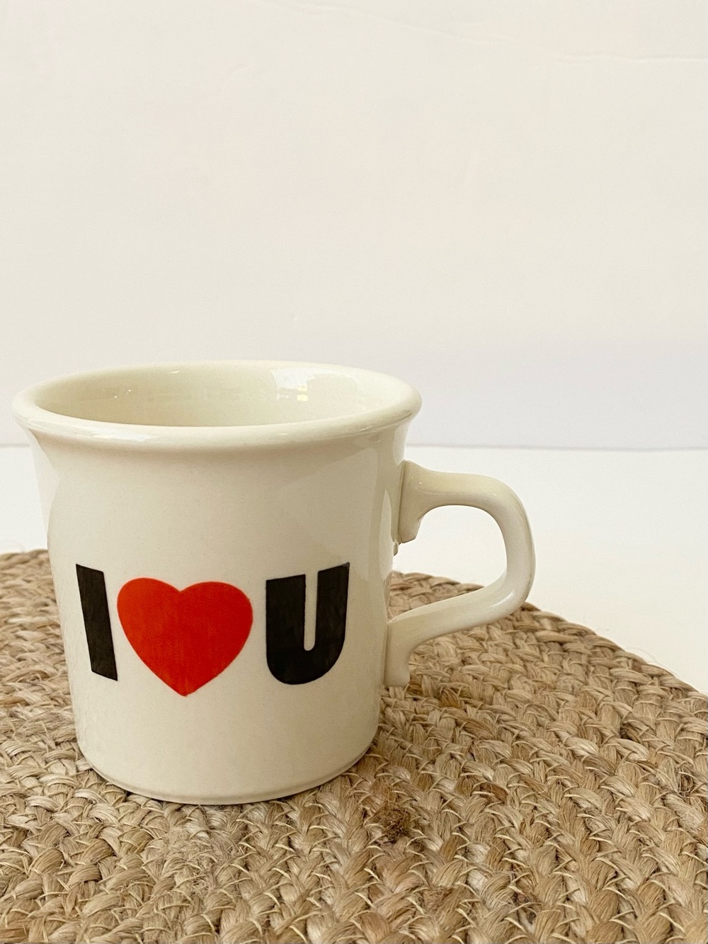 vintage TAYLOR International Coffee Cup “I LOVE YOU” - in White & Red